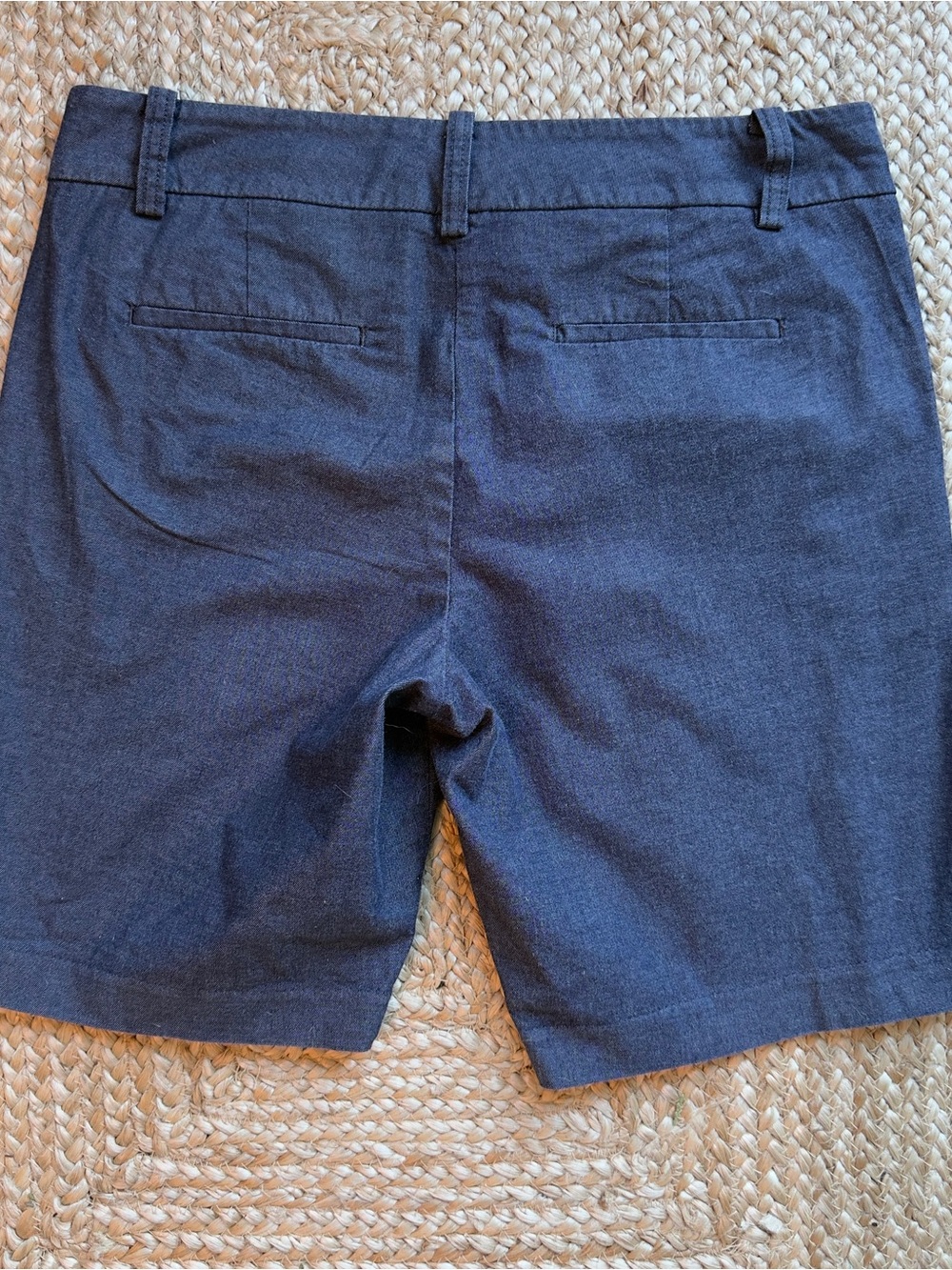 Ann Taylor Factory women’s Bermuda shorts, size US 6, heather blue